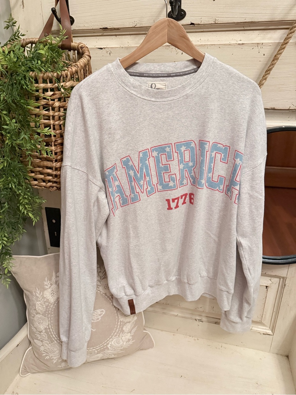 AMPERSAND AVE Light Gray 'AMERICA 1776' Graphic Crewneck